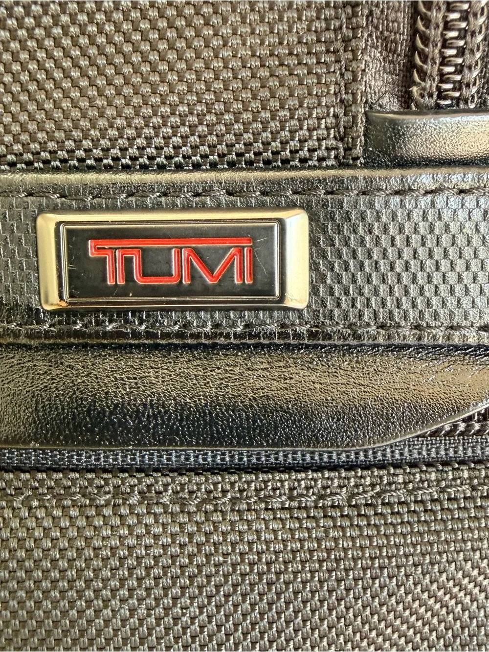 TUMI Alpha 3 Expandable Organizer Travel Tote Briefcase Bag Black Crossbody Mint